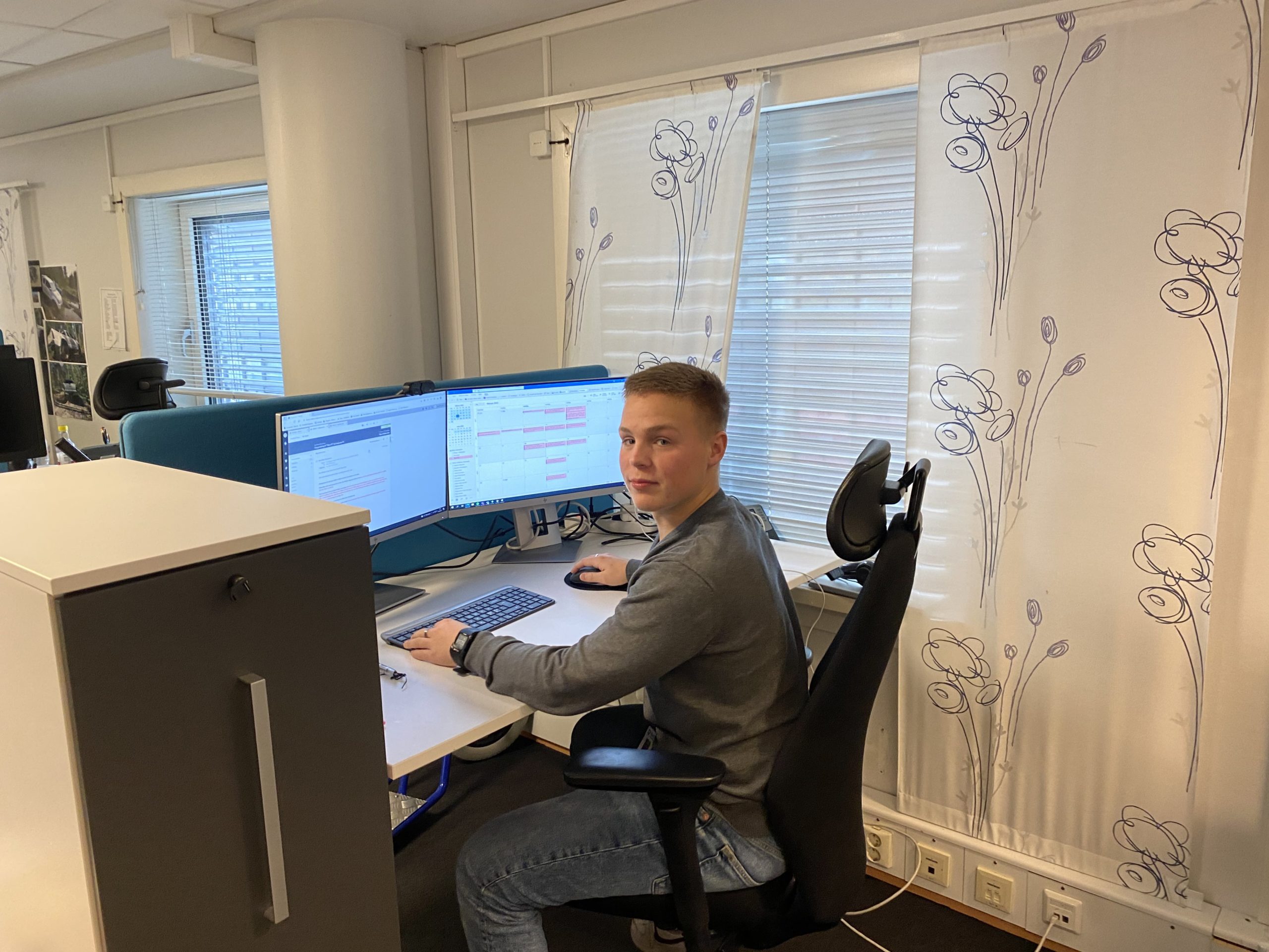 Stian er lærling i IKT-servicefaget